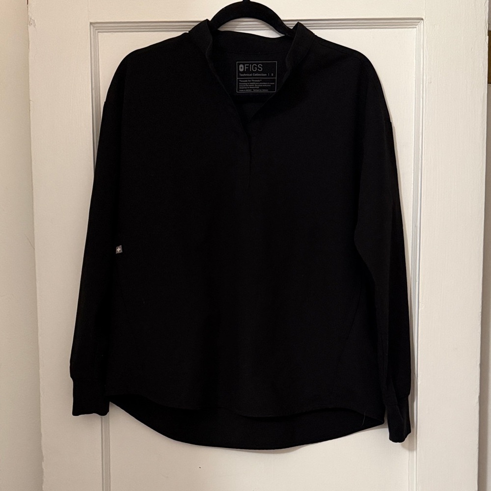 Figs Black Long-Sleeve V-Neck Pullover